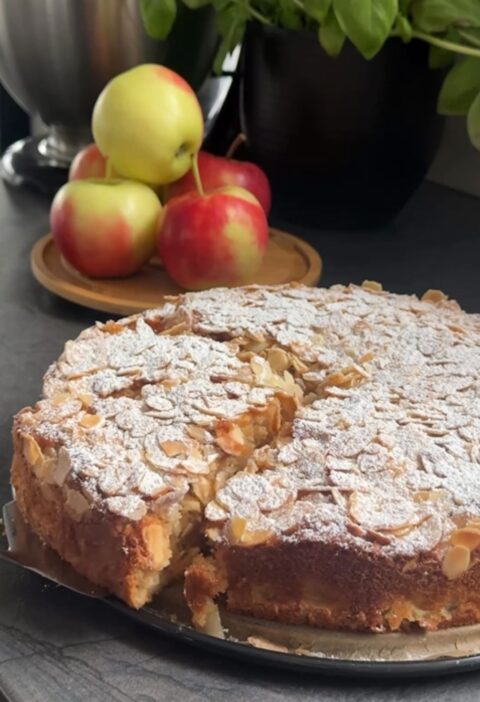 Apple Almond Cake Recipe