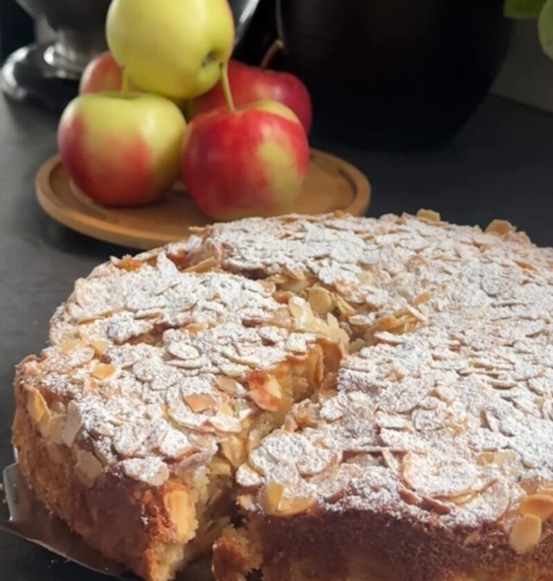 Apple Almond Cake Recipe