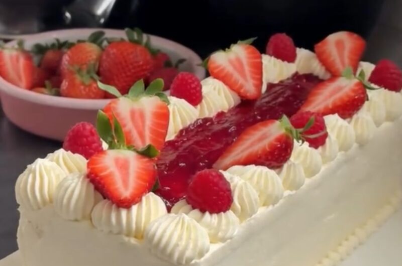 Berry Mascarpone Layer Cake Recipe